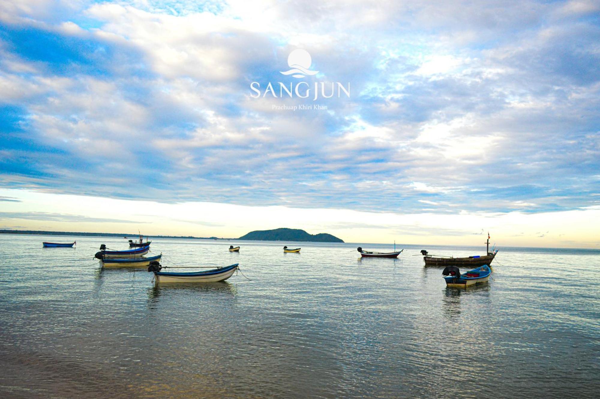Sangjun On Beach Resort Бангсапхан Экстерьер фото